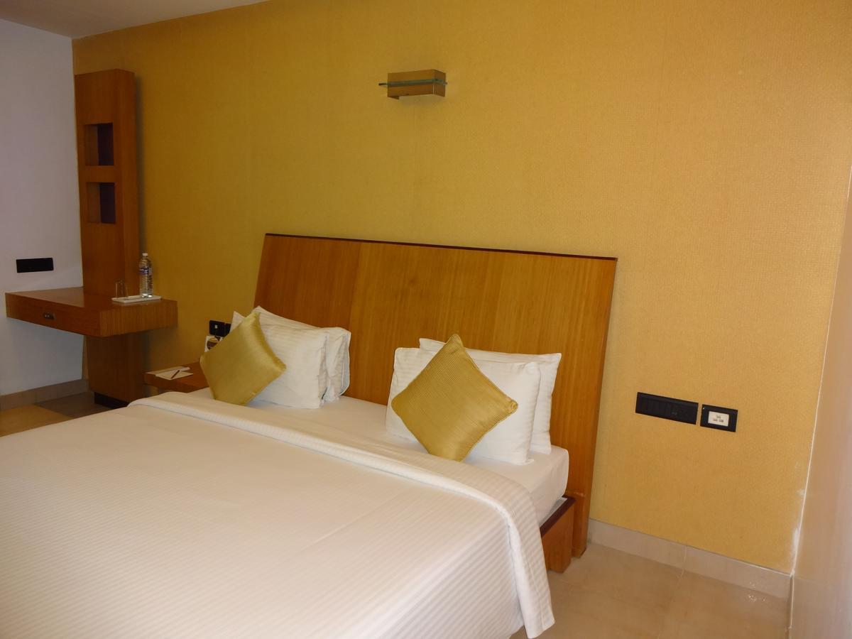 Hotel The Castello Residency Coimbatore Exterior foto