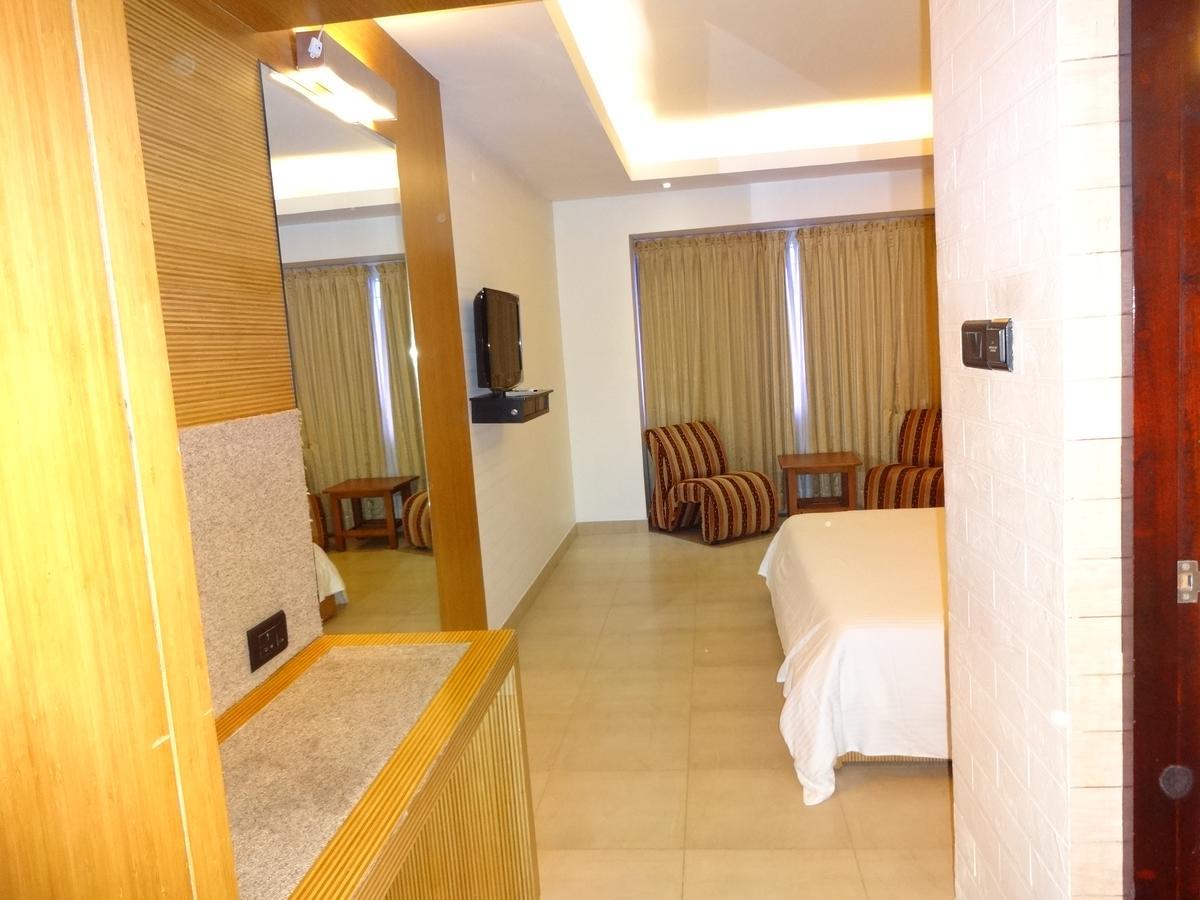 Hotel The Castello Residency Coimbatore Exterior foto
